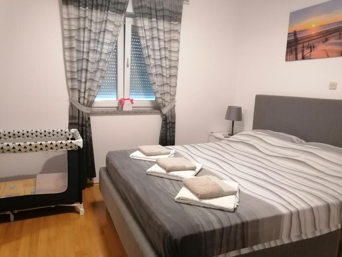 Apartment Suncica Pula Ngoại thất bức ảnh