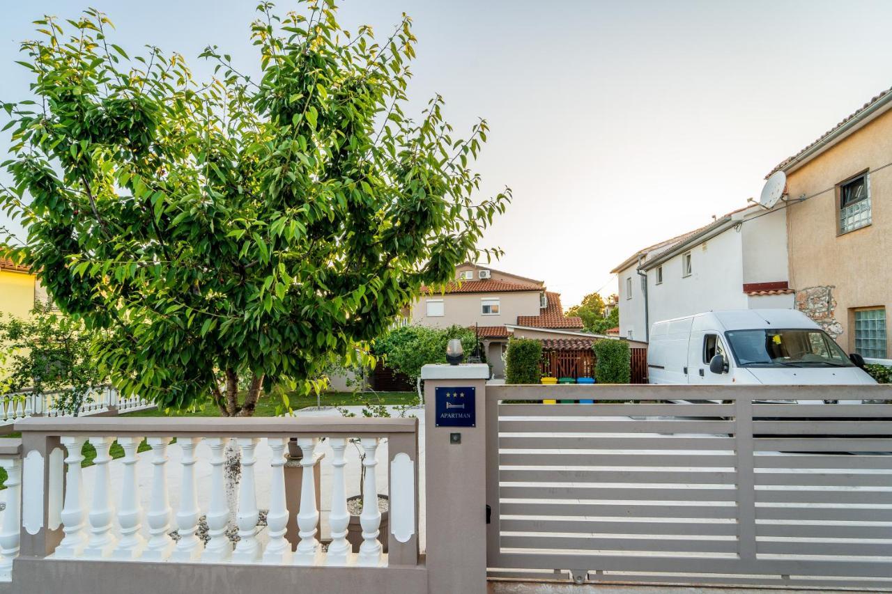 Apartment Suncica Pula Ngoại thất bức ảnh