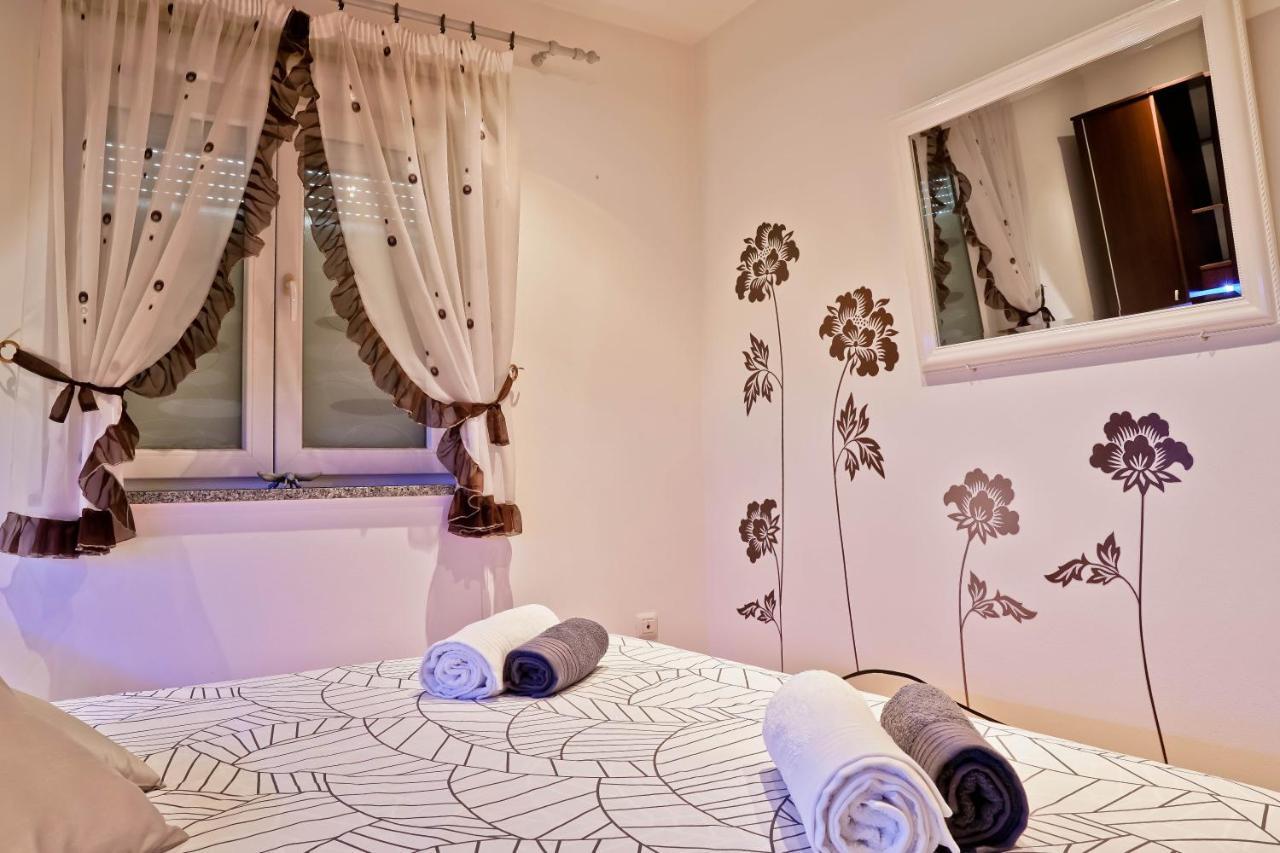 Apartment Suncica Pula Ngoại thất bức ảnh